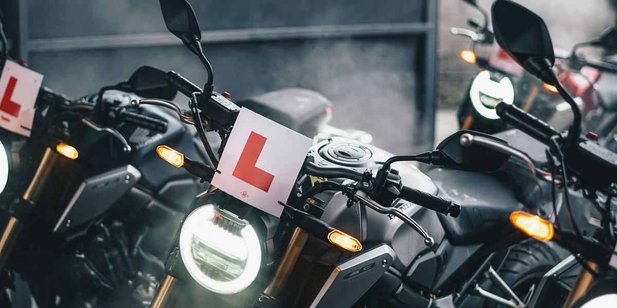 Best Motorcycle for Beginners: What to Look for in Power, Weight, and Riding Position
