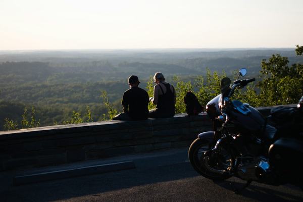 Riding Mountain Passes Safely: Technique, Braking, Hairpins and Dealing with Traffic