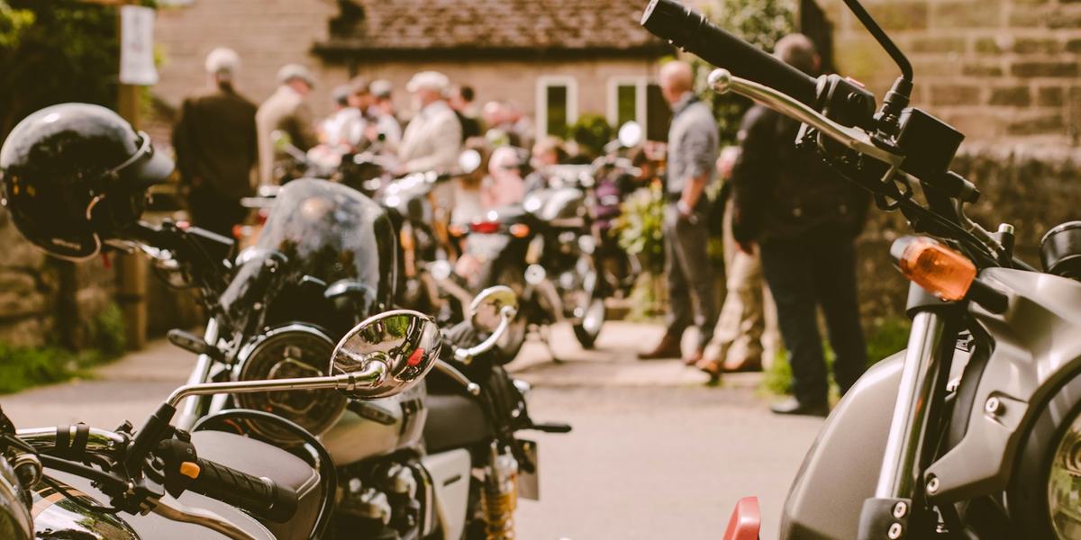 Organizing Group Rides: Route Planning, Communication, and Safety So Everything Runs Smoothly